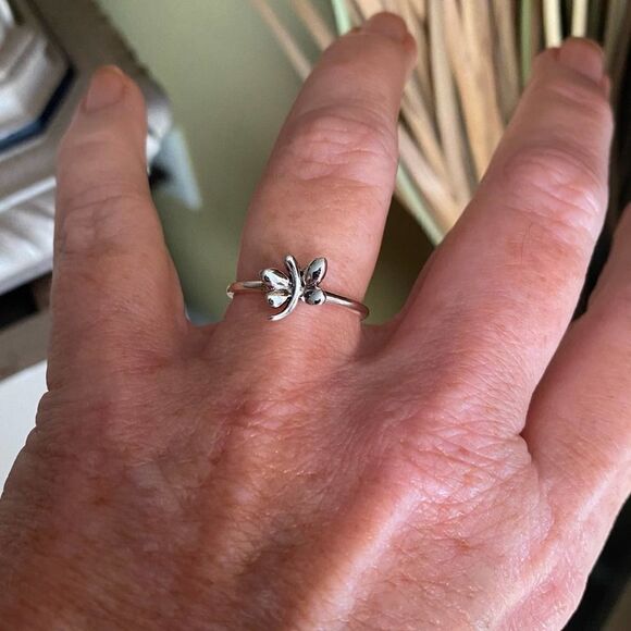 Butterfly Sterling Silver High Pokished Minimalist Ring Sizes 6,7,8 - Picture 3 of 6